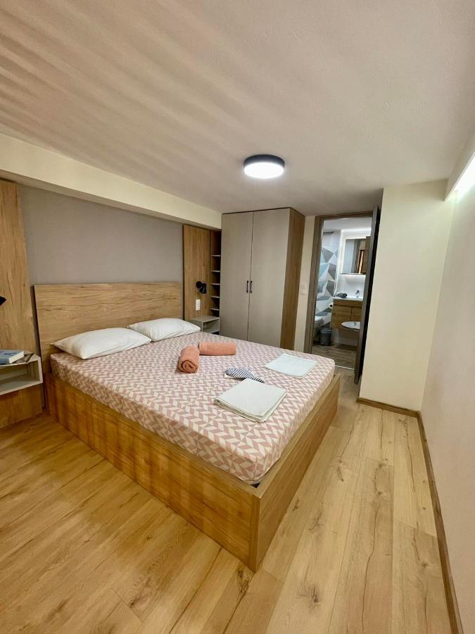 Minimal Two-Floor Apartment Thessaloníki Luaran gambar