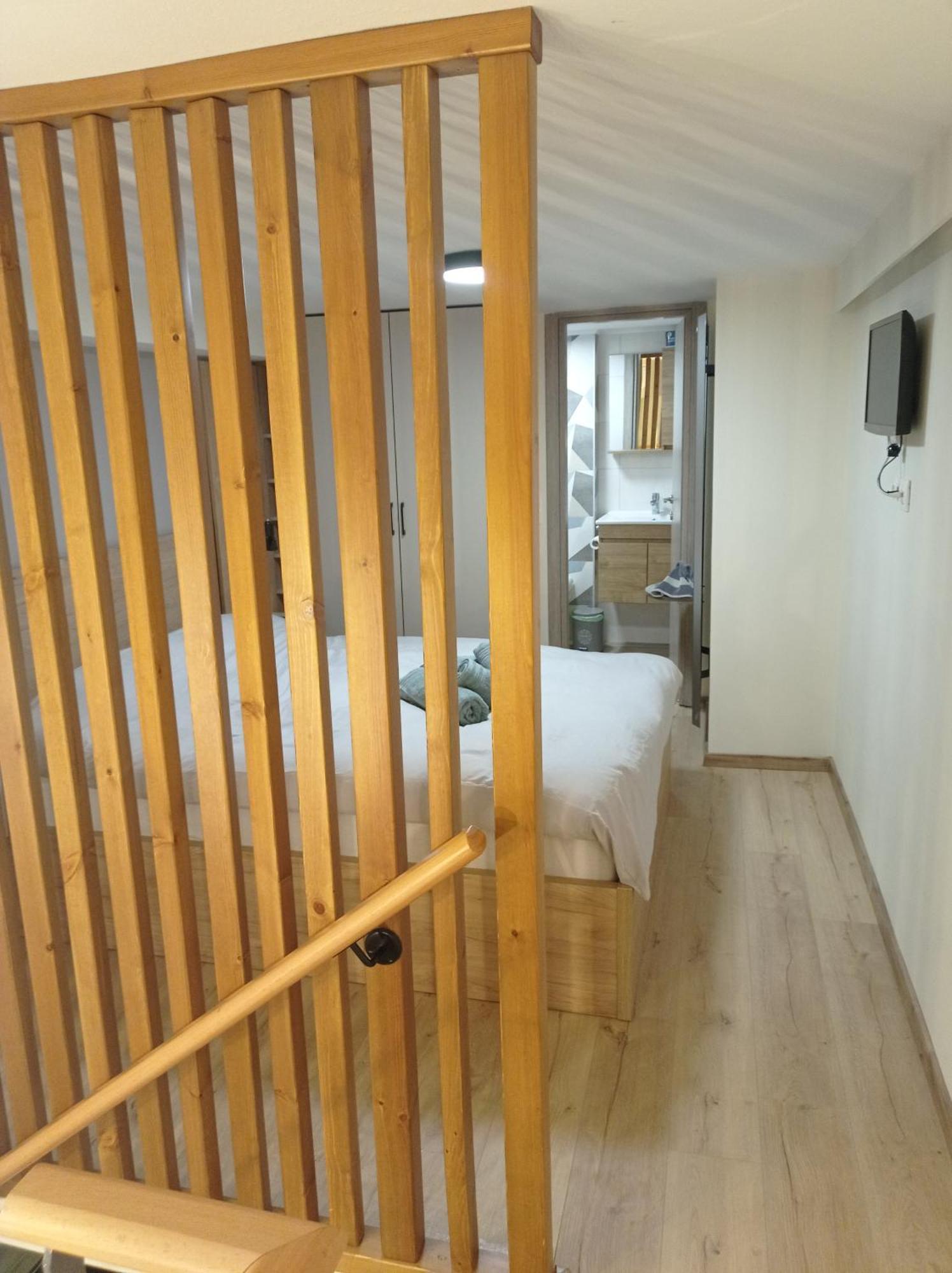Minimal Two-Floor Apartment Thessaloníki Luaran gambar